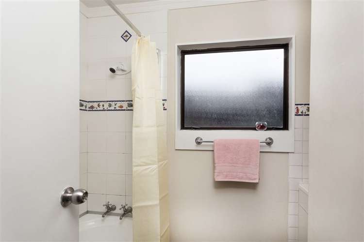 2/66 Arawa Street New Lynn_11