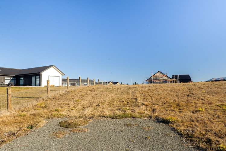 13 Tussock Crescent Twizel_12