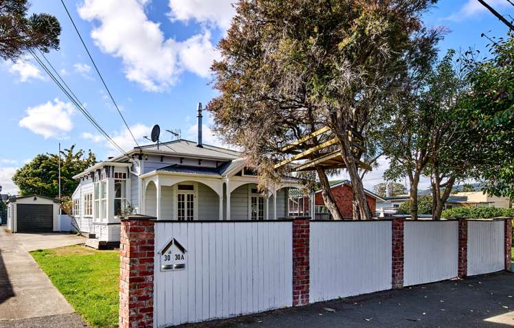 30 Whites Line West_0