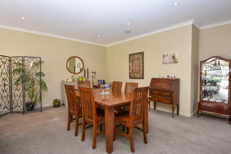 26 Deller Drive Carterton_5