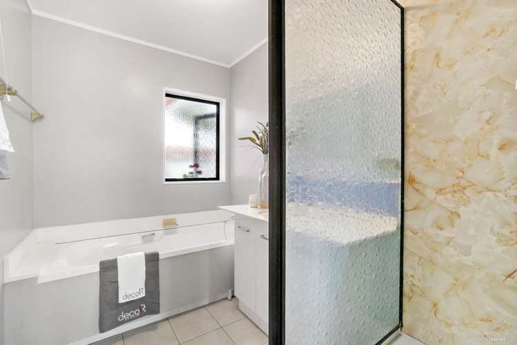 3/2 Moana Avenue Belmont_6