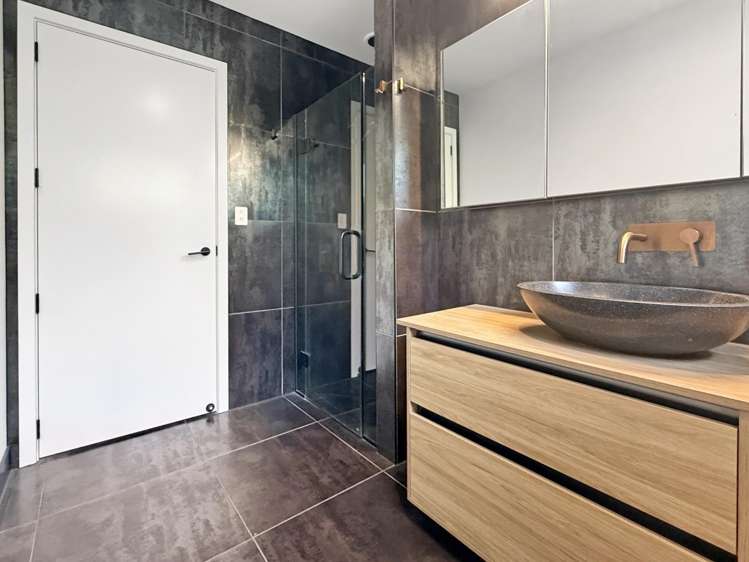 10 Terrace Road 10779_11