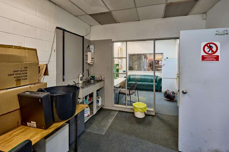 11 Glover Street Ngauranga_13