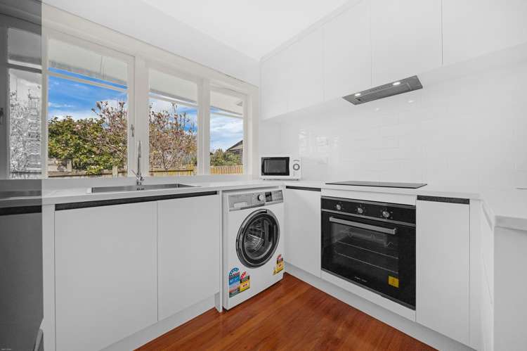 2/7 Greenhill Crescent Pakuranga Heights_8