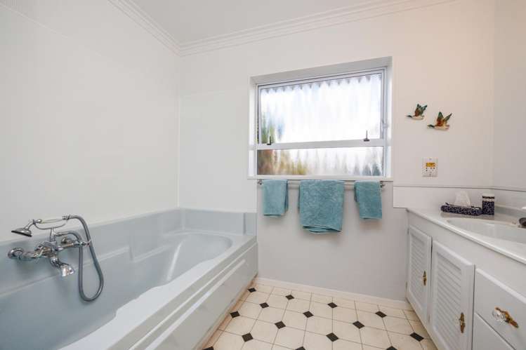 22 Fiona Crescent Feilding_16