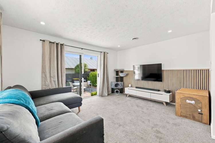 2/6 Takapu Place_4