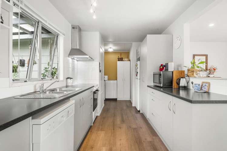 9 Sun Valley Hatfields Beach_11