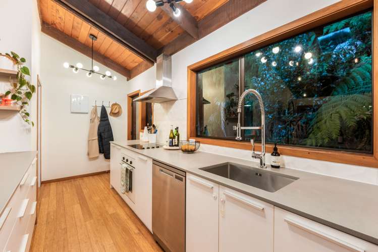 286 Huia Road Titirangi_8