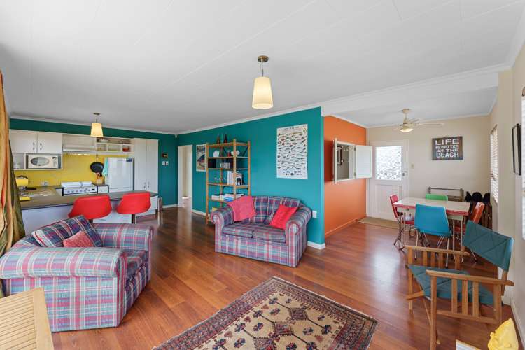 22 Marine Parade Otaki Beach_8