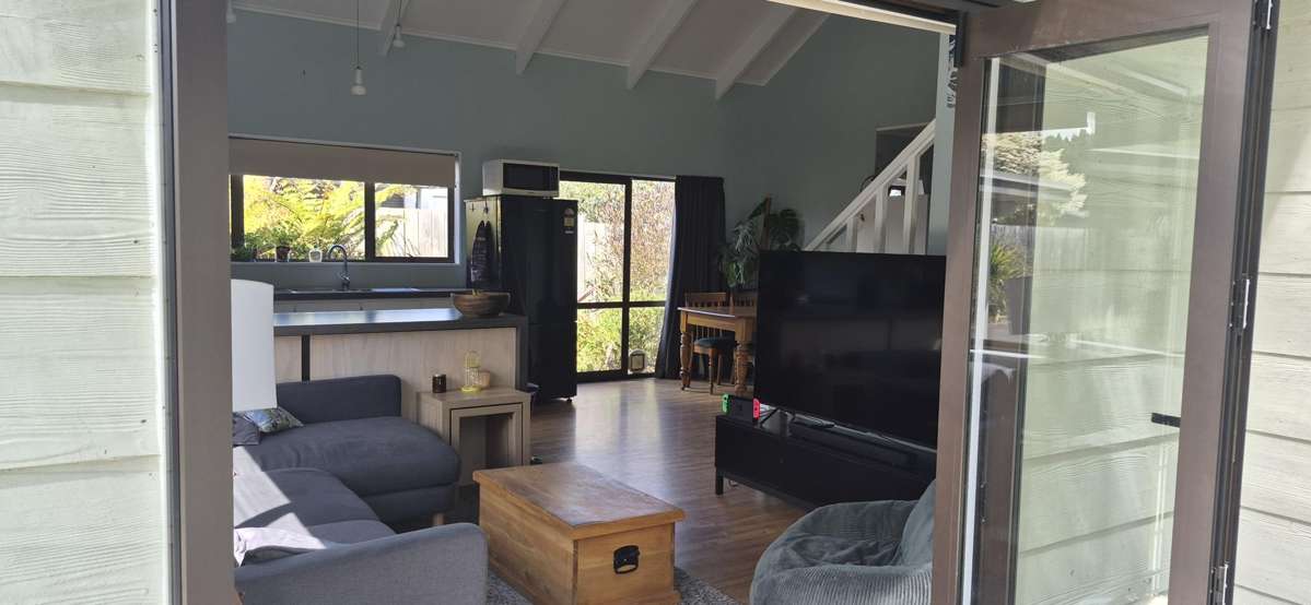 Waipahihi Charm with Great Outdoor Living! 4