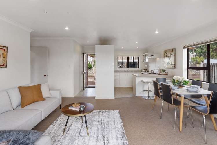 2/10 Great South Road Papakura_8