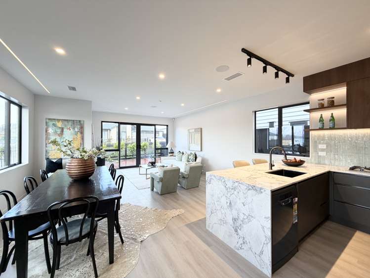 98 Parish Drive_3
