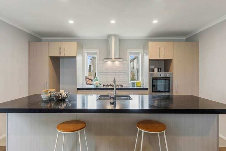 23 Soaring Bird Drive Takanini_5