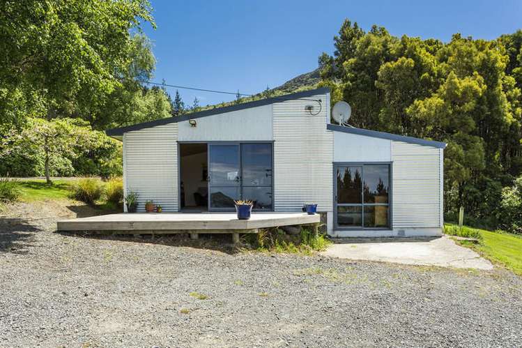 227 Reservoir Road Sawyers Bay_11