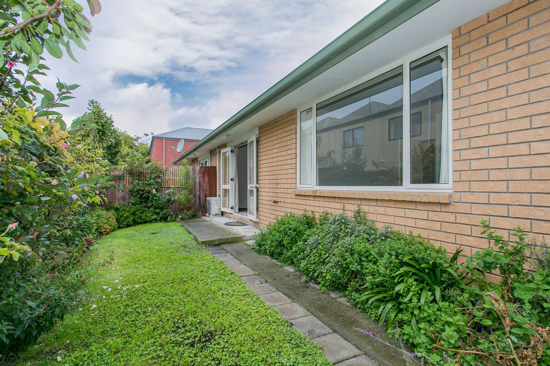 8/11 Grove Road Addington_0