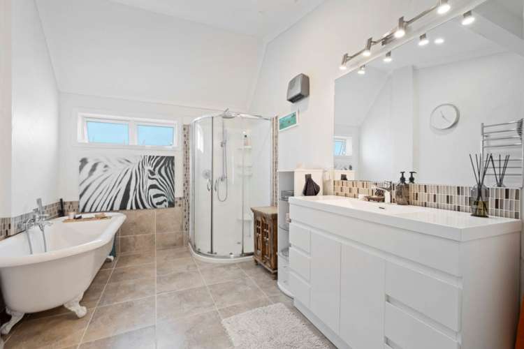 21 Roland Road Greenhithe_13