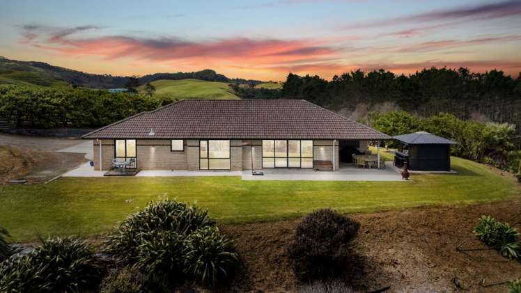 2092A Kaipara Coast Highway_0