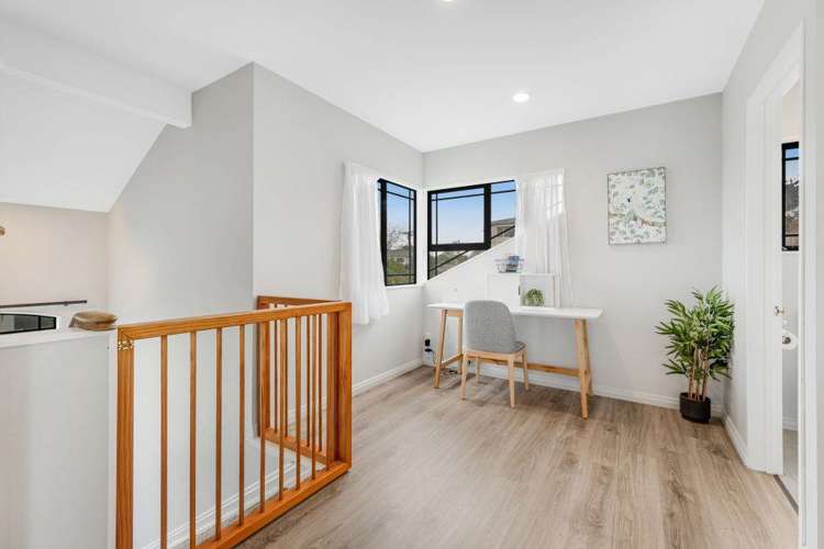 10 Beach Road Mellons Bay_26