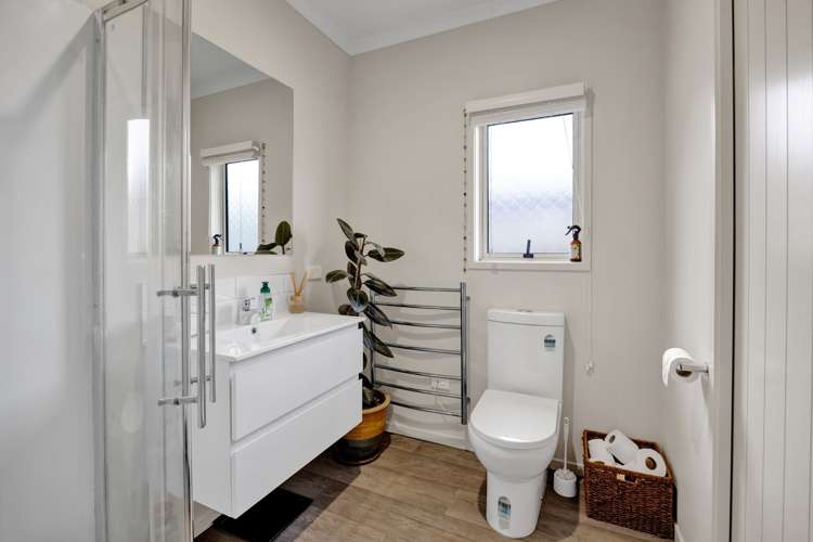 8 Manatu Lane Inglewood_9