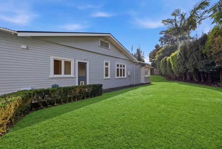 13 Eastvale Close Greenhithe_12