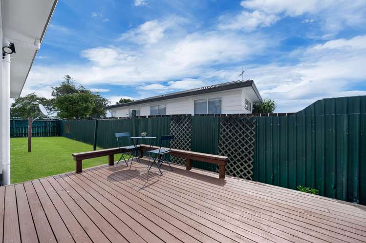 2/10 Norrie Smith Avenue Flat Bush_11