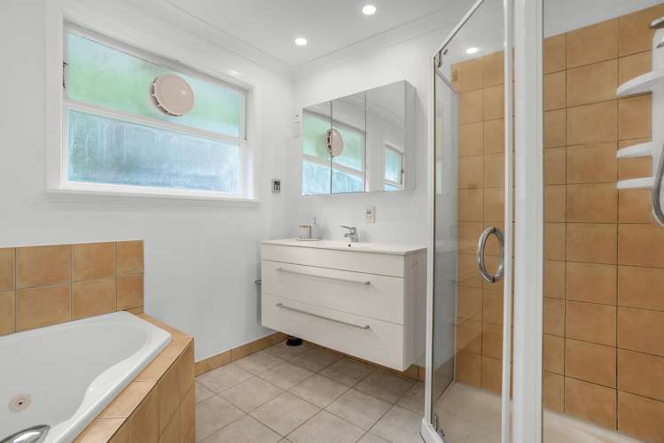 9 Laburnum Grove Maungaraki_9