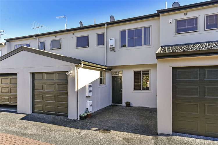 2/36 Fields Parade Oteha_24