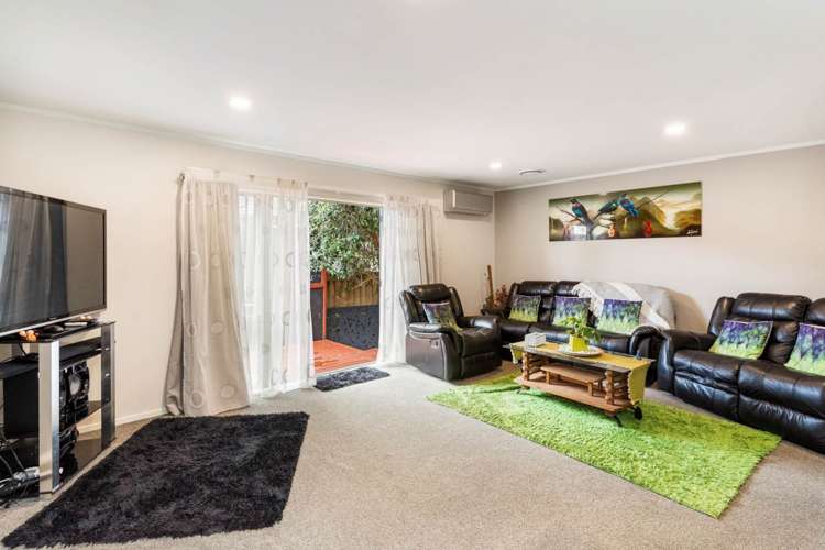 2/296 Wairau Road Glenfield_12