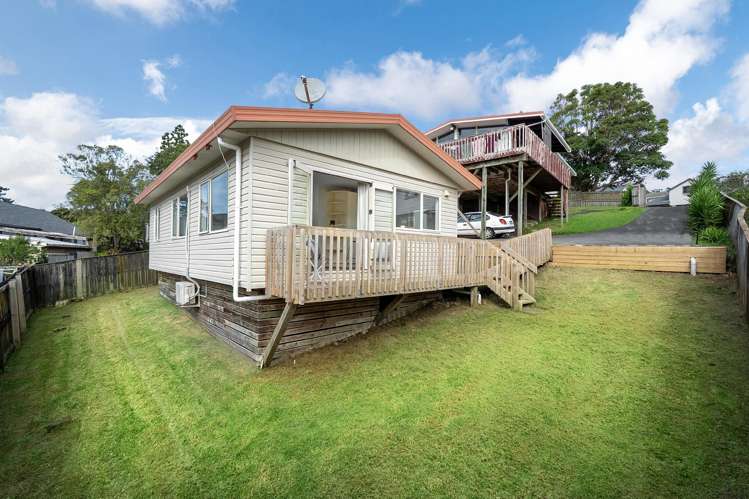 2/66 Spinella Drive Bayview_19