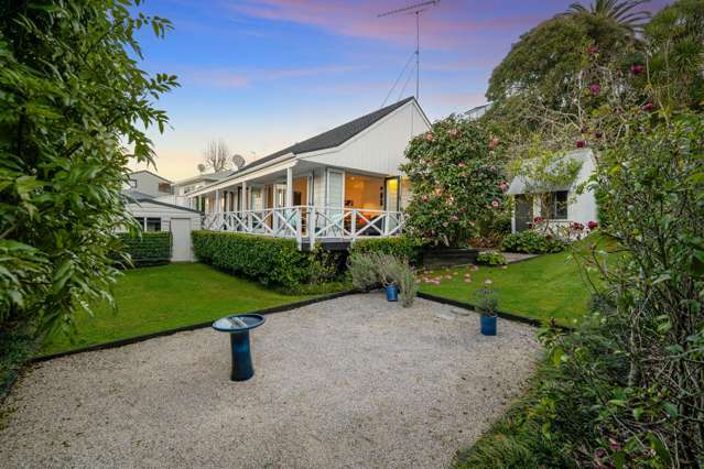 Single Level Retreat / Glendowie College Zone