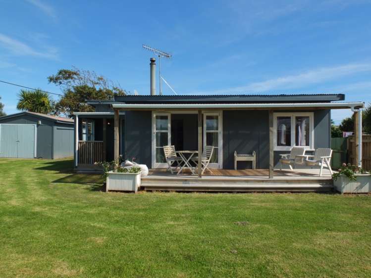 3 Hart Street Foxton Beach_18