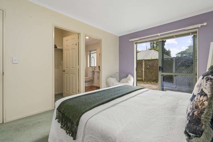 10 John Webb Drive Glenview_27