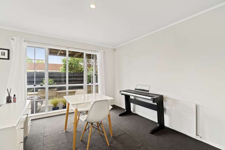 4 Ingle Avenue Waipahihi_13