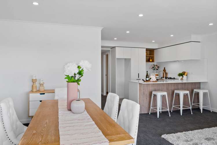 304/30 Shortfin Place Flat Bush_4