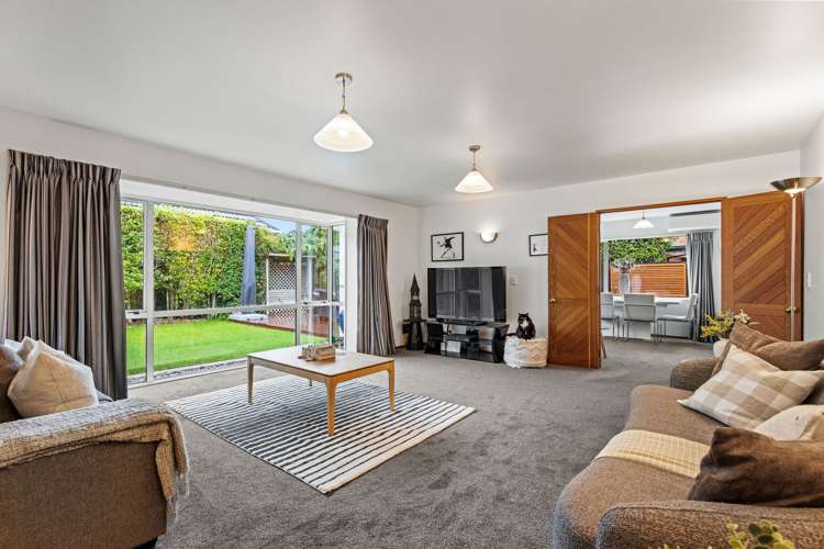 2/3 Creyke Road Fendalton_3