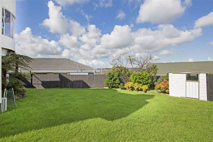 8 Woodview Rise Botany Downs_26