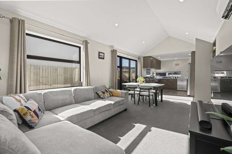 8 Founders Lane Yaldhurst_2