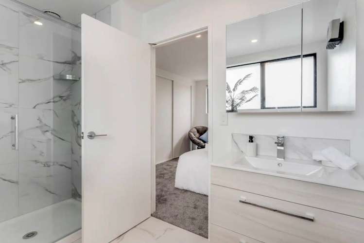 1/24 Yeovil Road Te Atatu Peninsula_5