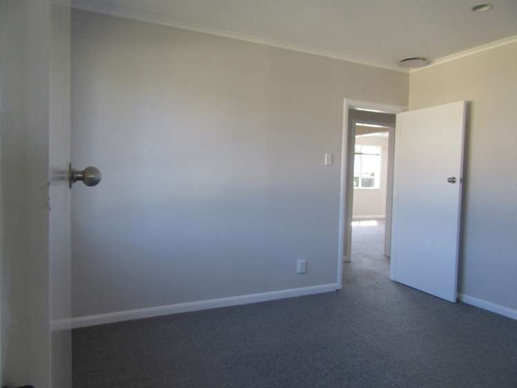 11 Tirimoana Road Te Atatu South_10