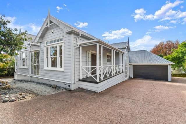 Spacious 5-bedroom villa in Double Grammar Zone