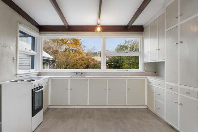 Renovators Dream Canvas in the Beckenham Loop