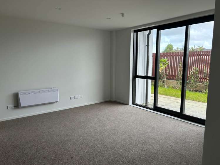 1/6 Treasure Lane Te Atatu South_6