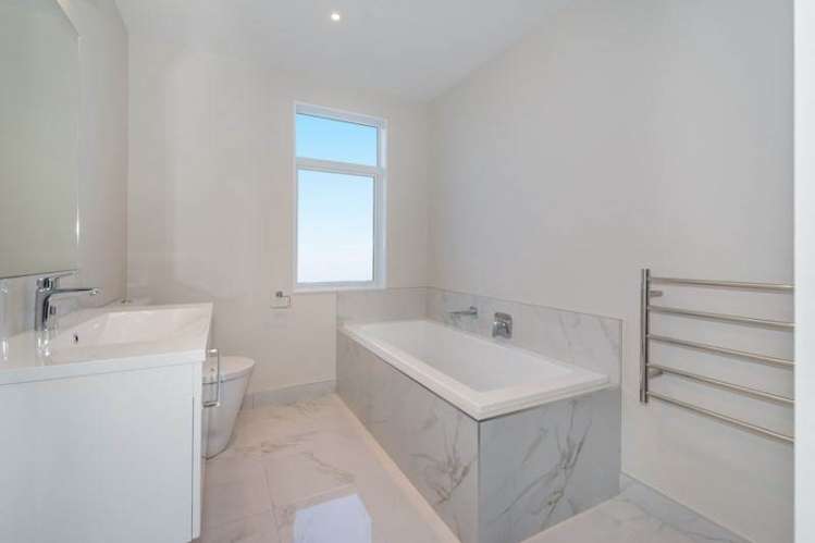 1 Sunview Street Silverdale_12