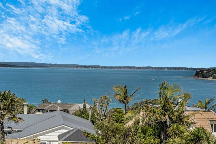 1 Vaughan Crescent Murrays Bay_9
