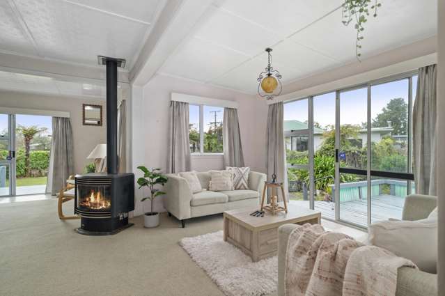 2 Holden Avenue Holdens Bay_2