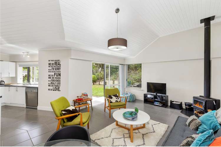 1080 Sandspit Road Sandspit_8