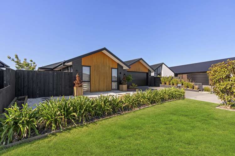 12 Orchiston Way_0