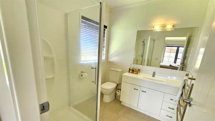 193 Ngaio Drive Matarangi_9