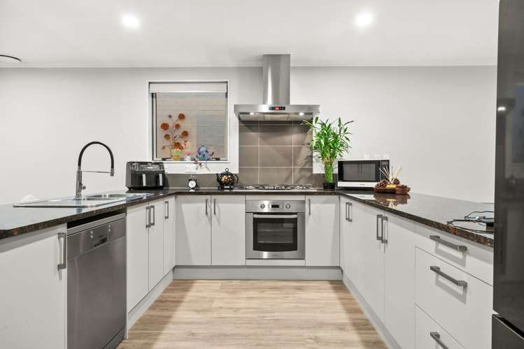 6 Phar Lap Crescent_2