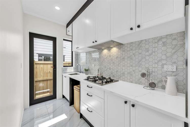 14 Dungloe Avenue Flat Bush_7